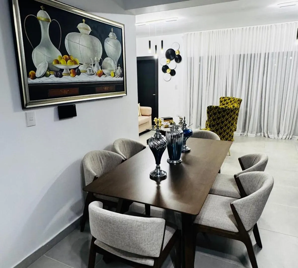 Beautiful And Luxury Apartment